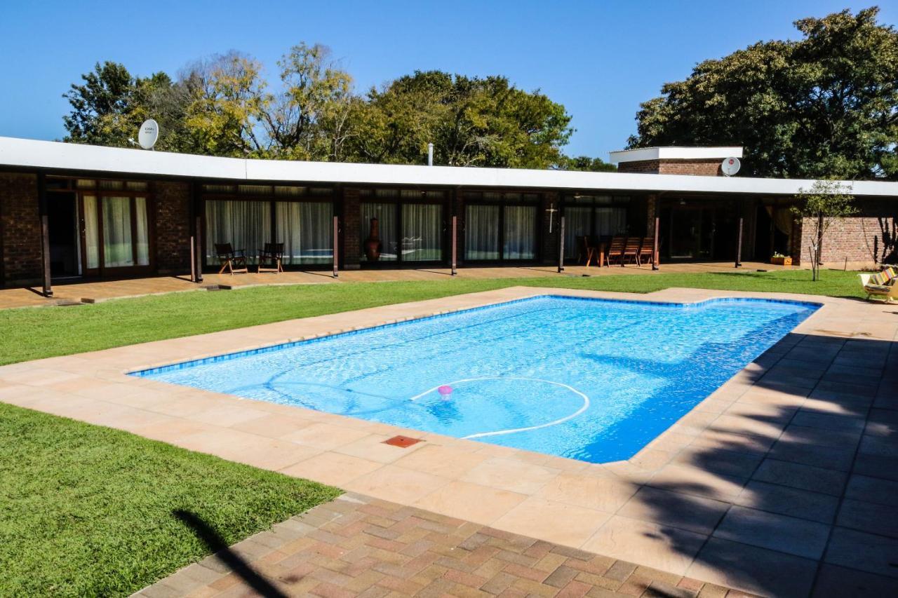 Hotel Pheasant'S Rest Newcastle Esterno foto