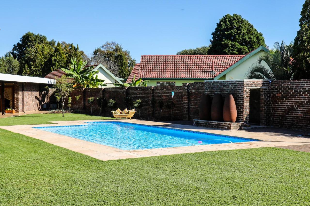 Hotel Pheasant'S Rest Newcastle Esterno foto